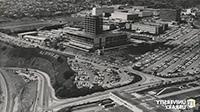 萨拉查大厅和辛普森大厦建成后，<a href='http://ijoe.ngskmc-eis.net'>足彩外围网站</a>, 它的命名争议很大. 1968
